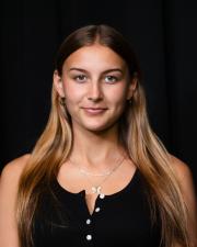 Willow Foulk headshot 